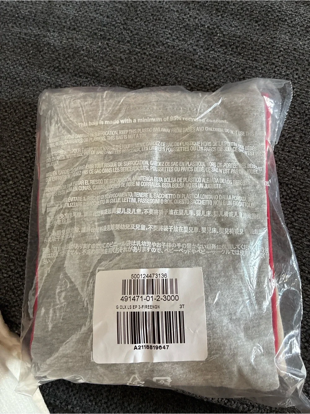 Old Navy 3-Pack Long-Sleeve Tees in Red, Gray & Cream Car Print